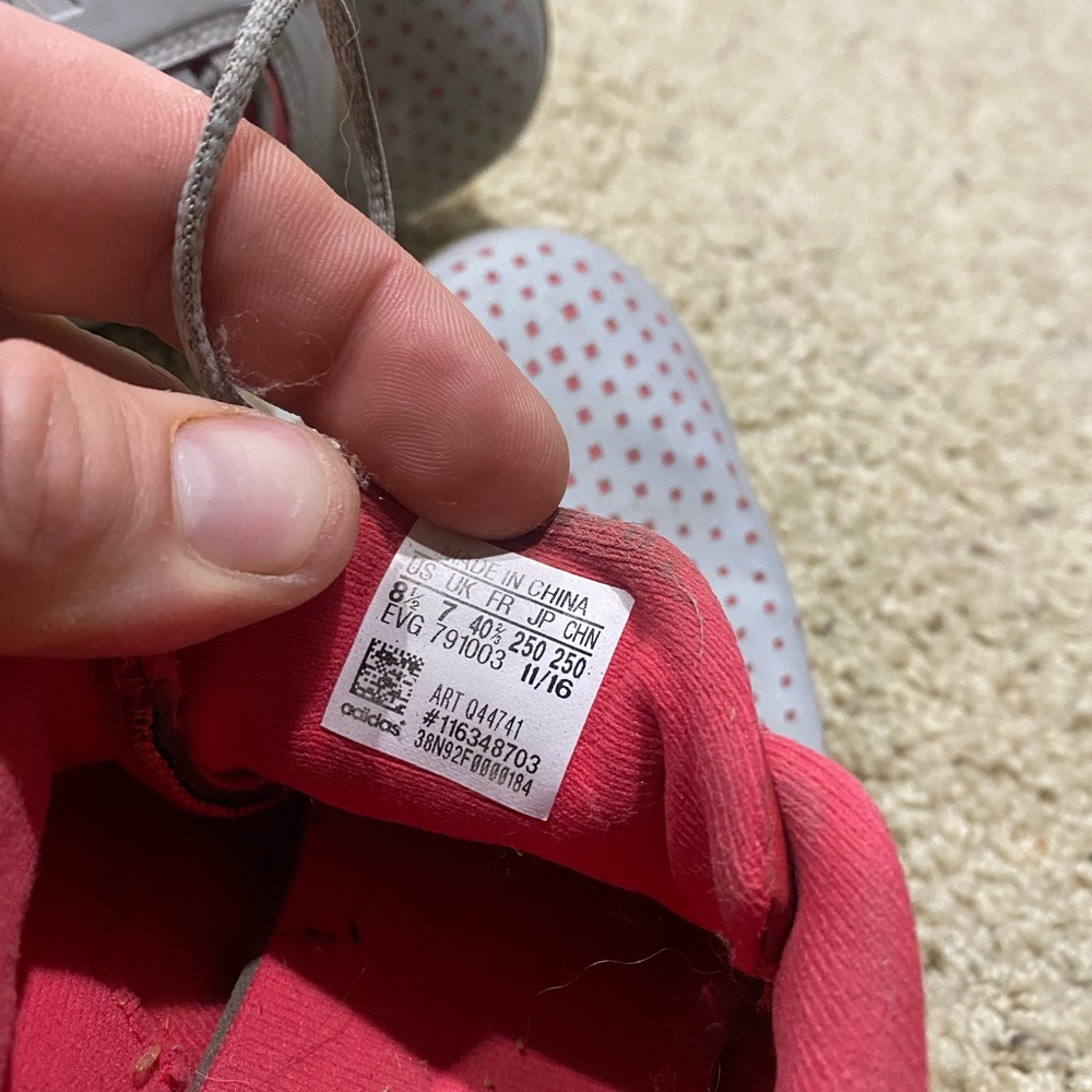Adidas womens golf shoes.- 8 1/2 - Picture 6 of 6